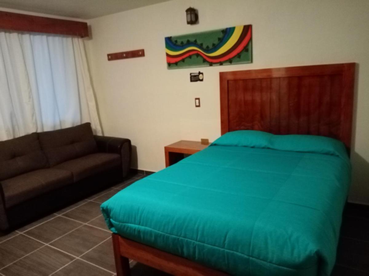 Hotel Tlatoani 奇格纳瓦潘 外观 照片